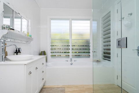 A PERFECT STAY - Stanhope Byron - Sunshine Coast Tourism 6