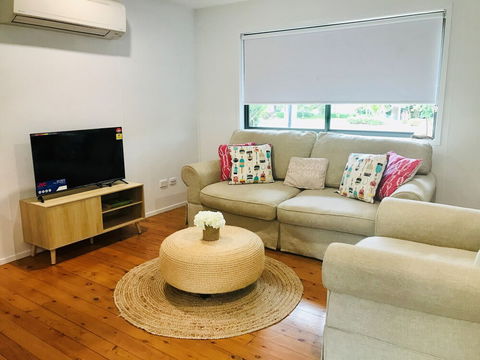 Coastal Cottage - Cannonvale - Sunshine Coast Tourism 6