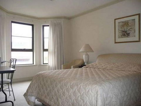 Absolute Luxury In The East End Of Adelaide Apartment - Sunshine Coast Tourism 4