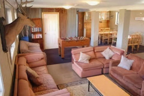 East Lake Travellers Lodge - Sunshine Coast Tourism 2