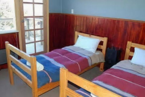 East Lake Travellers Lodge - Sunshine Coast Tourism 7