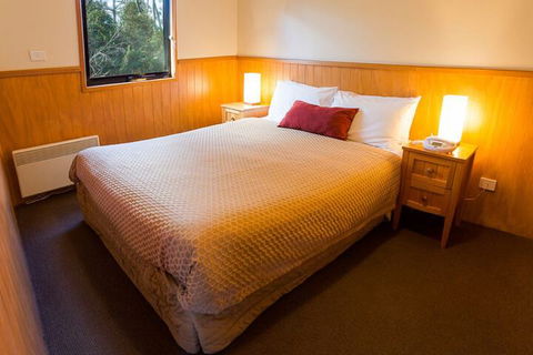 Cradle Mountain Wilderness Village - Sunshine Coast Tourism 3
