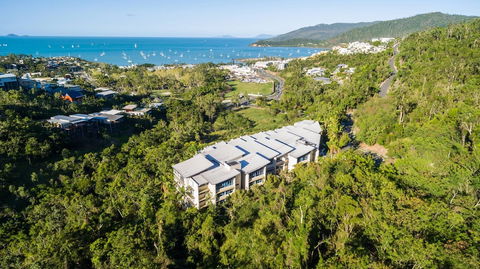 Azure Sea Whitsunday Resort - Holiday Sunshine Coast 0