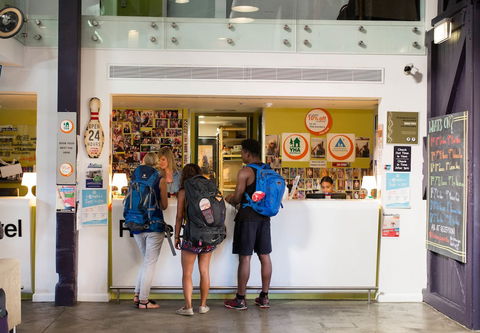 Sydney Railway Square YHA - Hostel - Holiday Sunshine Coast 3