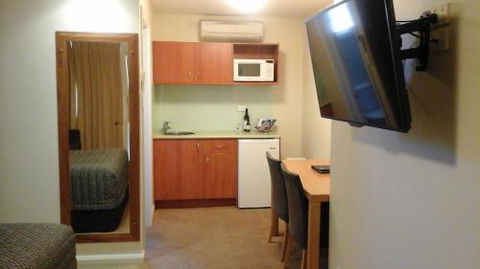 Willows Motel - Holiday Sunshine Coast 6