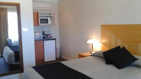 Willows Motel - Holiday Sunshine Coast 4