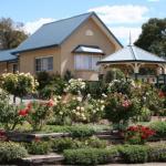Willows Motel - Holiday Sunshine Coast 0