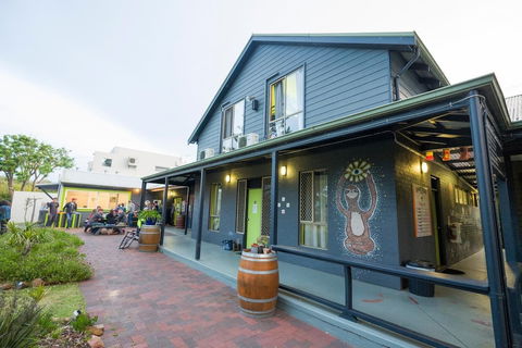 Dunsborough Beachouse YHA Backpackers - Sunshine Coast Tourism 3