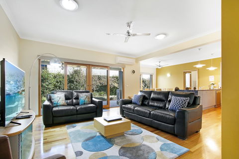 Apartments On Church - Unit 7 - Holiday Sunshine Coast 4