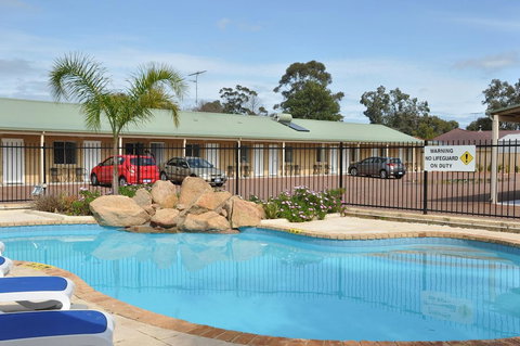 Pinjarra Resort - Holiday Sunshine Coast 2
