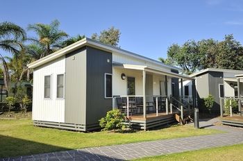 Lakeside Holiday Park - Holiday Sunshine Coast 0