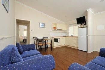 Lakeside Holiday Park - Holiday Sunshine Coast 2