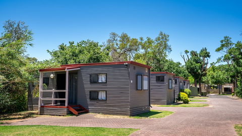 Adelaide Caravan Park - Holiday Sunshine Coast 1