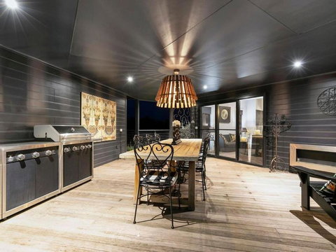 Campania Spa Suite 1 - Holiday Sunshine Coast 6