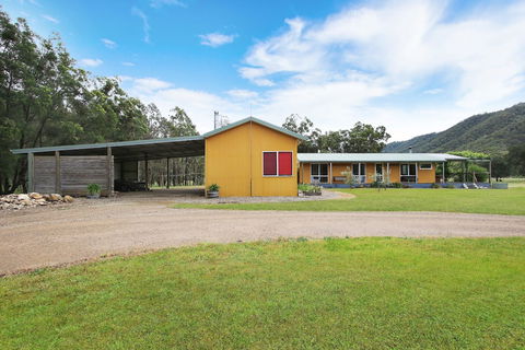 Feathertop Views And Dorm - Sunshine Coast Tourism 1