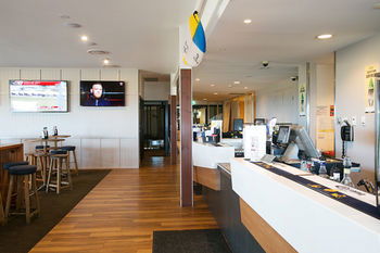 Caves Beachside Hotel - Sunshine Coast Tourism 2