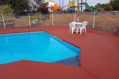 Lakes Caravilla Caravan Park - Holiday Sunshine Coast 7