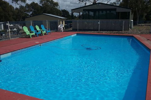 Lakes Caravilla Caravan Park - Holiday Sunshine Coast 4