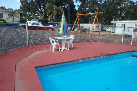 Lakes Caravilla Caravan Park - Holiday Sunshine Coast 6
