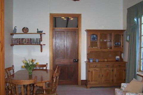 Cottage On Gunning - Sunshine Coast Tourism 3