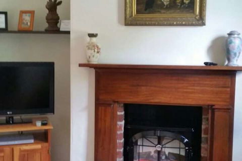 Cottage On Gunning - Sunshine Coast Tourism 4