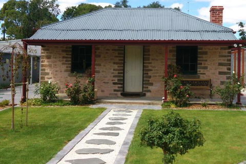 Annabelles Cottage - Holiday Sunshine Coast 4