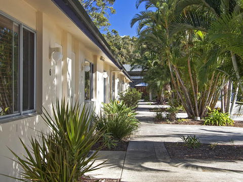 Dolphins Motor Inn - Sunshine Coast Tourism 0
