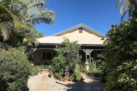 Tallow Beach Motel - Holiday Sunshine Coast 0