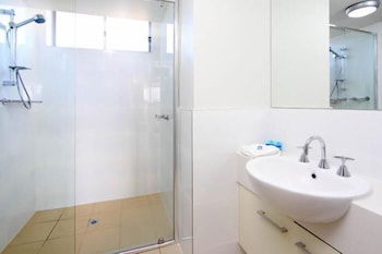 P A Apartments - Sunshine Coast Tourism 6