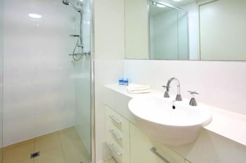P A Apartments - Sunshine Coast Tourism 3