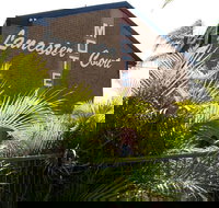 Lancaster Court Motel - Holiday Sunshine Coast