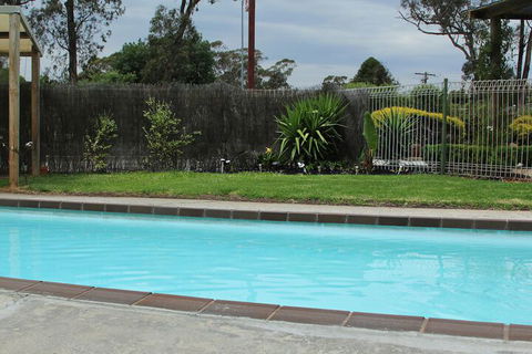 Calder Family Motel - Sunshine Coast Tourism 6