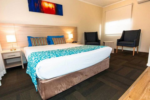 Bay Executive Motel - Sunshine Coast Tourism 4