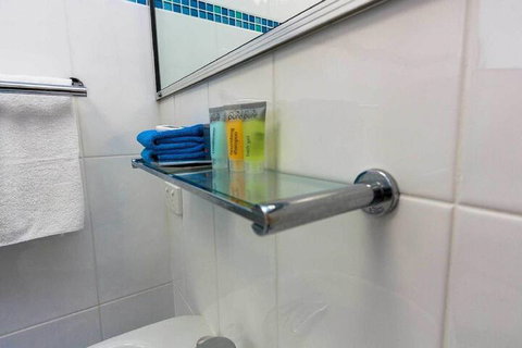 Bay Executive Motel - Sunshine Coast Tourism 1