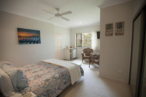 Batemans Bay Manor - Holiday Sunshine Coast 6