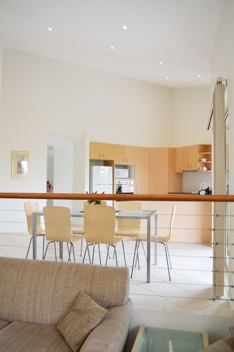 Parker By The Sea - Holiday Sunshine Coast 4