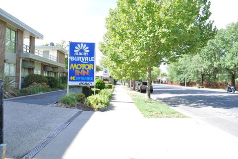 Albury Burvale Motor Inn - Holiday Sunshine Coast 1