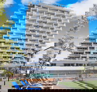 Elouera Tower Beachfront Apartments - Sunshine Coast Tourism