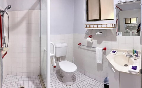 Costa Rica Motel - Holiday Sunshine Coast 2