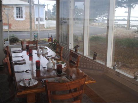 Vue De M Bed & Breakfast - Holiday Sunshine Coast 4