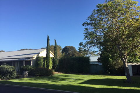 Alexander Cameron Suites - Holiday Sunshine Coast 1