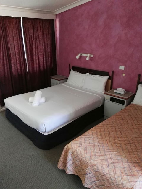 Bushmans Retreat Motor Inn - Sunshine Coast Tourism 5