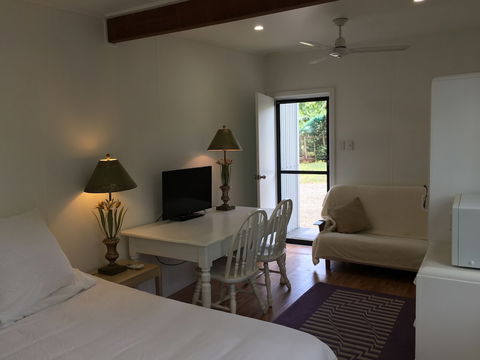 Mango Hill Farm - Holiday Sunshine Coast 0