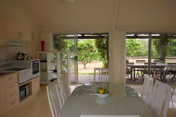 Mango Hill Farm - Holiday Sunshine Coast 3