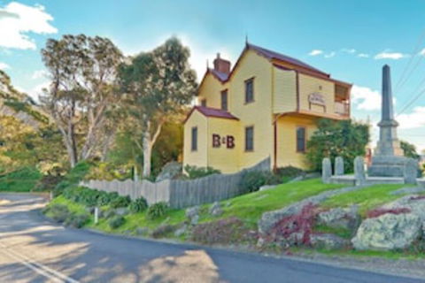 Two Story Bed & Breakfast - Sunshine Coast Tourism 0
