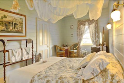 Two Story Bed & Breakfast - Sunshine Coast Tourism 6