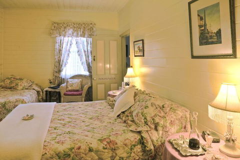 Two Story Bed & Breakfast - Sunshine Coast Tourism 7