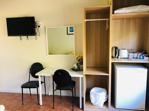 Jurien Bay Hotel - Holiday Sunshine Coast 4