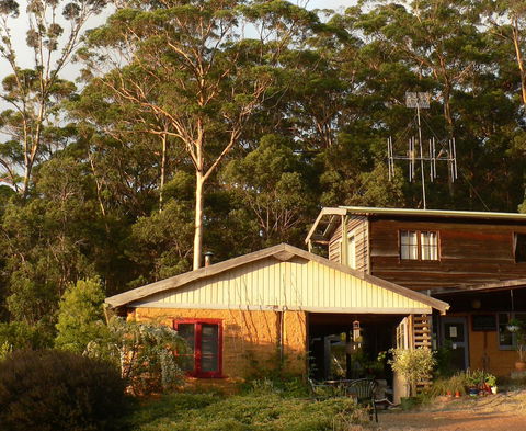 Bombina Cottages - Sunshine Coast Tourism 1