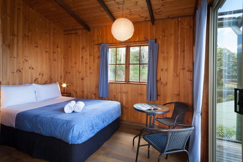Bombina Cottages - Sunshine Coast Tourism 4